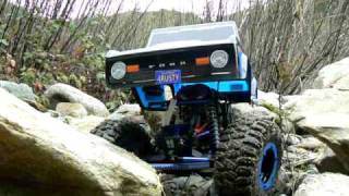 Axial Rusty's AX10 Rock Crawling Bronco #2