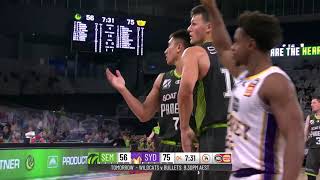 Jordan Hunter Posts 19 points & 10 rebounds vs. South East Melbourne Phoenix