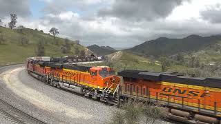 BNSF & UP Trains around Tehachapi loop 2023