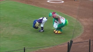 ドアラの独特過ぎるお辞儀