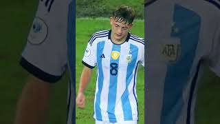El planchazo que saco de la cancha al jugador de Bolivia vs Argentina por el sudamericano sub 17