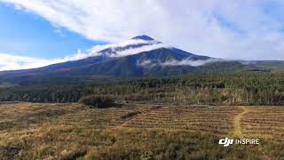 富士吉田市からの富士山🗻!  2024年10月01日 07時30分  上吉田 林道より Dji inspire Pro / OPPO A5 2020 = 4393