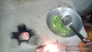 चुलीवरची  झणझणीत  तळलेली  मिरची simple green chilli fry