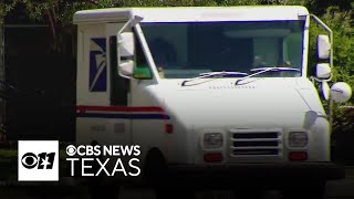 US Postal Service warns employees of "cash crisis", suspends pension contributions