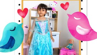 Nilgun Dressing up as frozen Elsa and singing Let it go