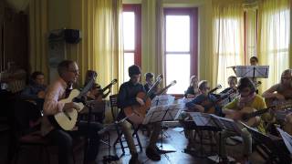 Gaesdonck Gitarrenensemble speelt Christoph Kirschbaum