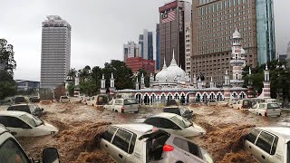 KUALA LUMPUR UNDERWATER ! 2 metre high flash floods hit Malaysia
