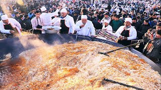 用8吨食材烹饪一锅够全村人吃的手抓饭，堪称空前绝后的煮饭盛宴