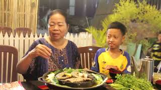 Hobbies of family meat at home ហូបស៊ុបសាច់អាំងជុំគ្រួសារនៅផ្ទះ