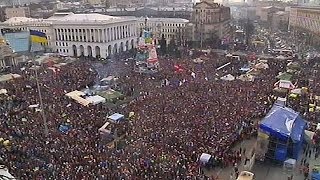 Multitudinaria manifestación en Kiev contra las políticas restrictivas de Yanukóvich