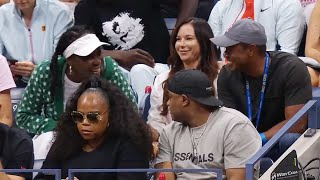 Tiger Woods greets Venus Williams at Serena Williams' second round match ❤️ #USOpen