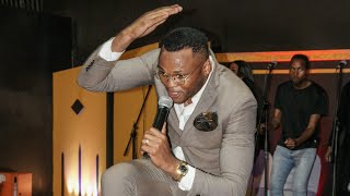 Apostle Linda Ndaba - Ngomoya kaThixo, Ngomoya kaBaba (Praise)