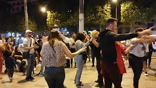 Ambiance et Danse Algérienne aux Champs-Élysées à Paris 2 الرقص والجو الجزائري في شانزليزيه في باريس