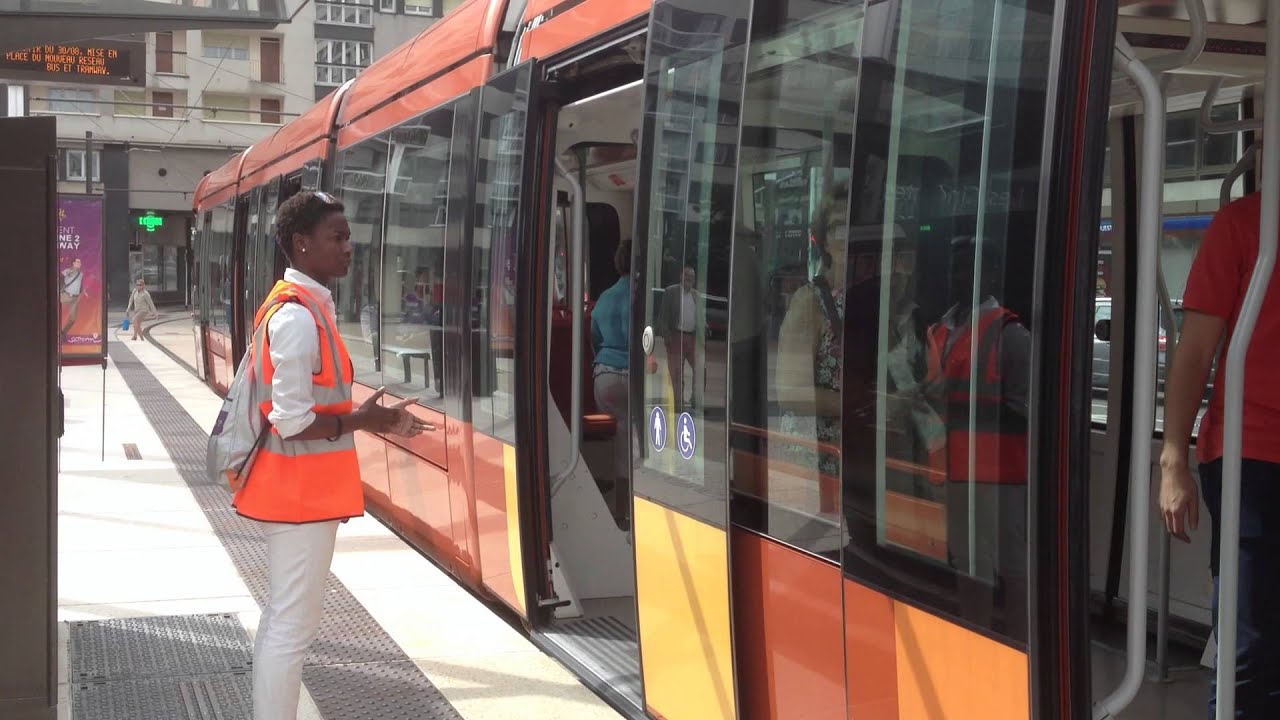 La Deuxième Ligne De Tramway En Fonctionnement - YouTube