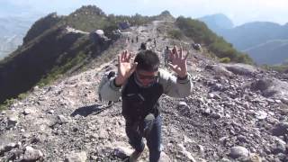 pendakian gunung merapi (alam Indonesia)