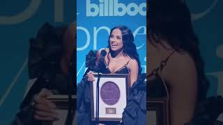 Becky G Recibe Premio Billboard women in music - The Impact Award - 2023