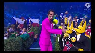 Subwoolfer hugs Mika - Eurovision song contest 2022