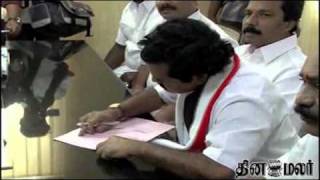 AIADMK candidate files nomination for by-election - DINAMALAR