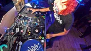 Electro House Mix 2011 DJ Faced Bl3nd style.