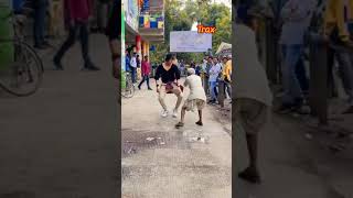 Desi dadaji dances to Salman Khan’s Oh Oh Jane Jaana on footpath #salmankhan #dance #shorts