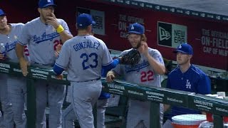 LAD@ARI: Gonzalez and Kershaw share laugh after catch