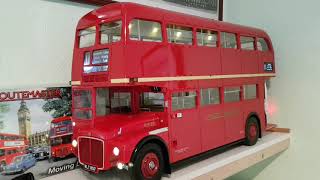 Hachette Routemaster bus