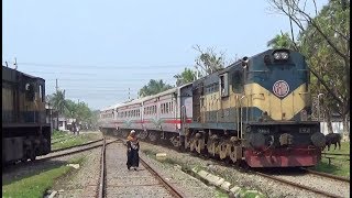 Khulna Bound Sagordari Express With PT INKA Rake entering Jessore JN Railway Station