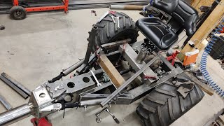 Swivel Seat, Hydraulic Cylinder Mounts & Stuff - 6x6 Forwarder Ep.10