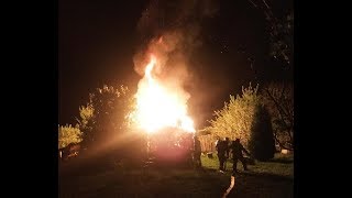 Gartenlaube in Vollbrand in Bonn-Graurheindorf am 20.04.18