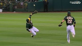 BOS@OAK: Sogard makes outstanding, sliding grab