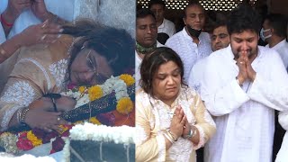 Bappi Lahiri Daughter Rema Lahiri and Son Bappa Lahiri Crying Uncontrollably | Bappi Lahiri Funeral