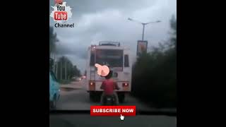 കമൻ്ററി കമൻ്ററി എന്നൊക്കെ പറഞ്ഞ ഇതാണ് | KSRTC VS KARANDAKA RTC CHASING VIDEO | #aanavandi #comentry