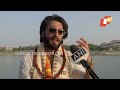 ranveer singh kriti sanon offer prayers at kashi vishwanath temple in varanasi