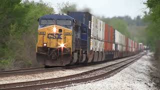 May 1, 2014 - CSX Q029 passes through Latham at Hopkinsville, Ky.