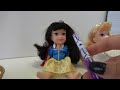 Elsa and Anna toddlers secret bag exchange