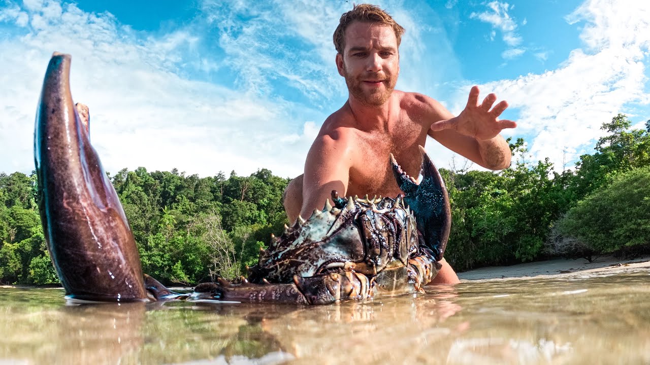Giant Crab Barehanded Catch Cook Weboating