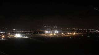 Night arrival into Miami International Airport(MIA). Aterrizaje de noche al Aeropuerto Int de Miami.