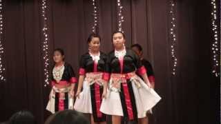 Ntxhais﻿ Suab Yig Ci - Farnswoth Hmong New Year 2012-2013