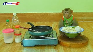 Master Chef Monkey Kako Cooking Fried Eggs With Enoki Mushroom Recipe