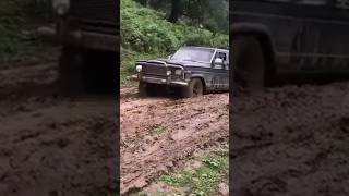 ببین چه می کنه این جیپ آهو 😎😎 #jeepwagoneer  #offroad #wagoneer #جیپ_آهو #آهو #سفر #طبیعتگردی