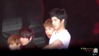 [FANCAM] 111229 Cheondung Dance battle in SBS Gayo Daejun