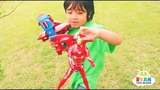 Ryan vs Thanos Marvel Avengers Infinity War Superhero Toys!!!