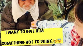 (HOMELESS IN JAPAN)GIVE DRINK TO THE THIRSTY