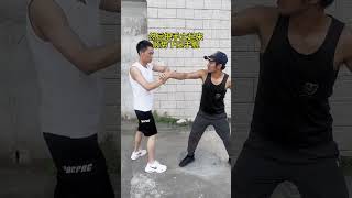 被抓手腕，如何壹招制敵#防身術 #搞笑 #中國功夫 #kungfu #comedy