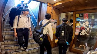 Japan's No.1 Okonomiyaki! Hungry students Rush to Okonomiyaki in Hiroshima!