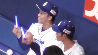 ヒーローインタビューを待つ岡林勇希と土田龍空が２人並んでVICTORYライトを振って超かわいい！！　中日ドラゴンズVS東京ヤクルトスワローズ　2022.8.19