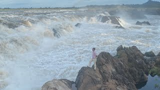 ទឹកធ្លាក់ព្រះនិមិត្ត​ ទន្លេមេគង្គខាងលេី​ ជាប់ព្រំដែនឡាវ​ ខេត្តព្រះវិហារ​ ស្រុកឆែក​ ឃុំកំពង់ស្រឡៅពីរ