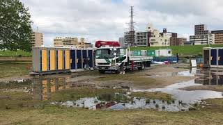 仮設トイレ　解体作業中　淀川河川公園　西中島　ハウス・トイレ屋ドットコム