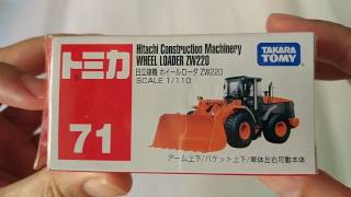 Hands On : Takara Tomy Tomica No.71 Hitachi Wheel Loader ZW220