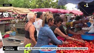 Les Réunionnais font le plein de produits frais au marché.